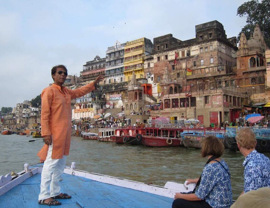 Best Tourist Guide In India 
   https://gowithharry.com › best-tourist-guide-in-India
