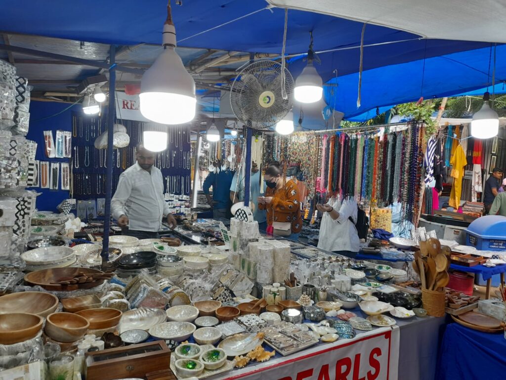 https://gowithharry.com/dilli-haat-delhi-ina/ Dilli Haat Delhi INA Market Restaurant Ticket Time Reach