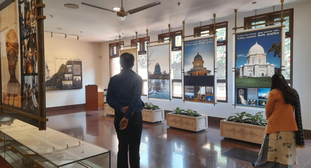 https://gowithharry.com/lotus-temple-architecture-history-time/