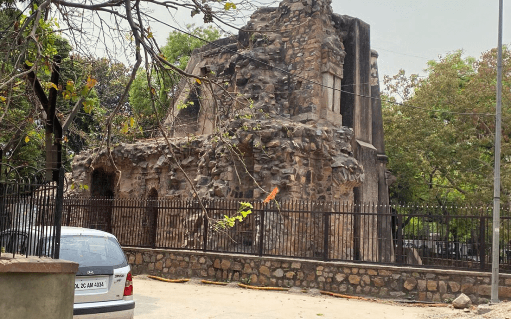 Pir Ghaib Delhi & Baoli Old Delhi Heritage Walk