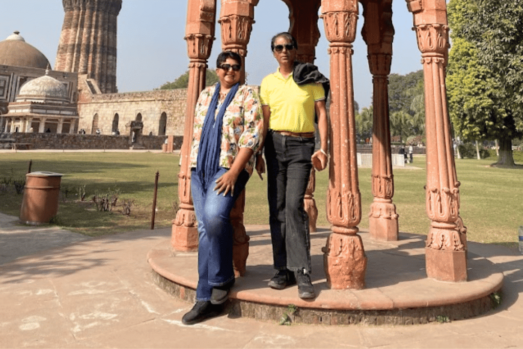 Tour Guide in Delhi – Your Perfect Tour Companion in Delhi 8 Your Trusted Tour Companion in Delhi-Best Delhi Tour Guide at Qutub Minar