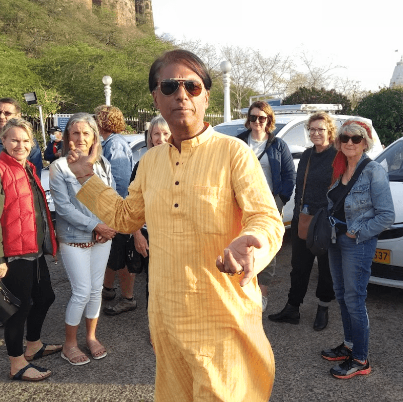 Delhi tour guide