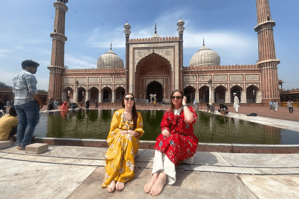 Explore Old Delhi Heritage Walk with a local guide. Visit Red Fort, Jama Masjid, Chandni Chowk & Khari Baoli spice market. Book now!