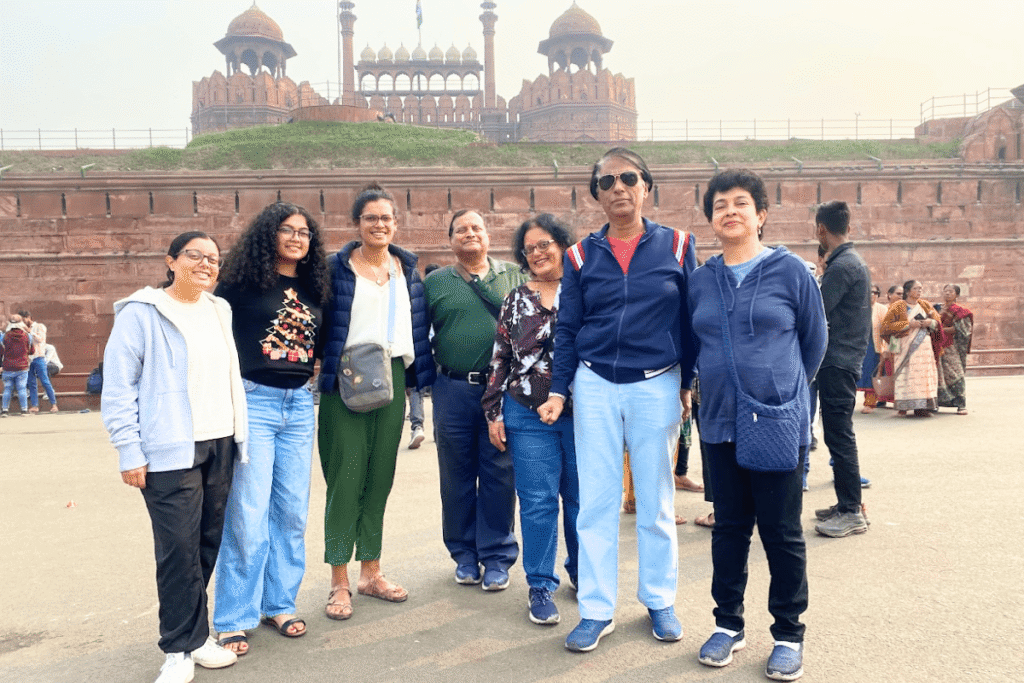Best Delhi Tour Guide showing Red Fort Delhi
