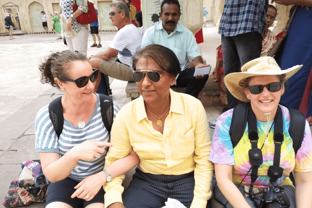 Best Tour Guide in Jaipur: Enjoy Hawa Mahal Whispers Love Story Through the Windows