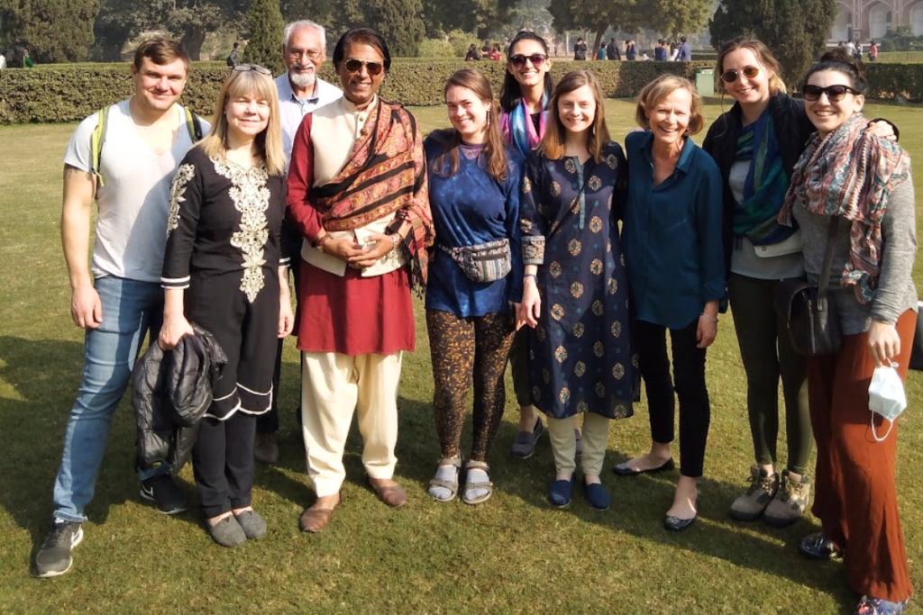 Explore Amber Fort: An Educational College Tour with a Local Tour Guide in Jaipur