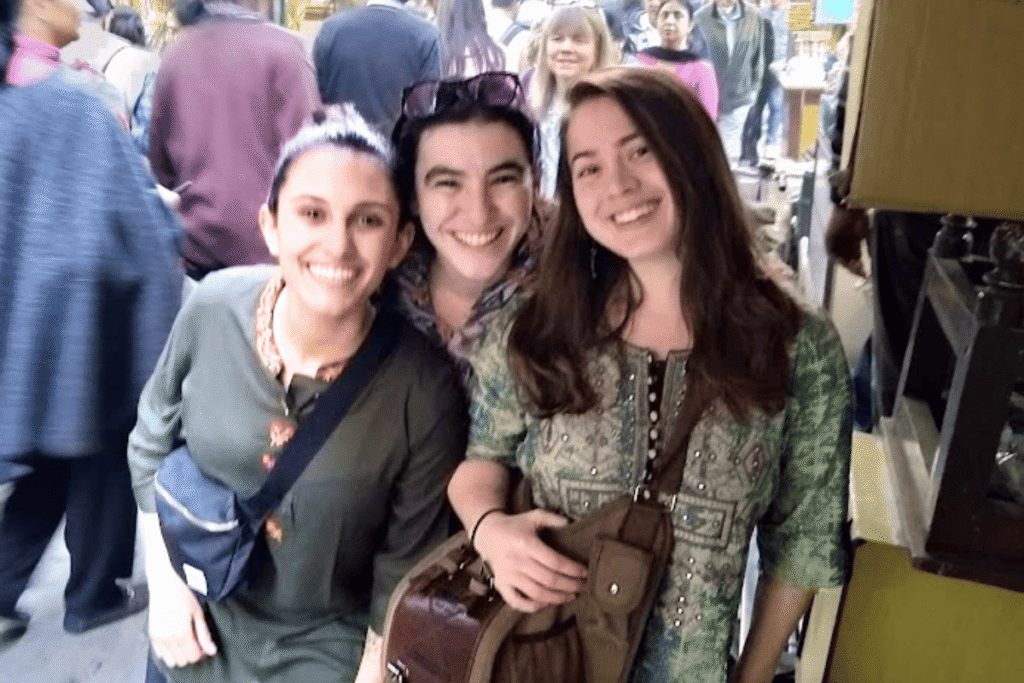 Best Delhi Tour Guide – Your Trusted Tour Companion in Delhi 11 Tour Companion in Delhi – Most Loved & Trusted Delhi Tour Guide for Foreign Travelers