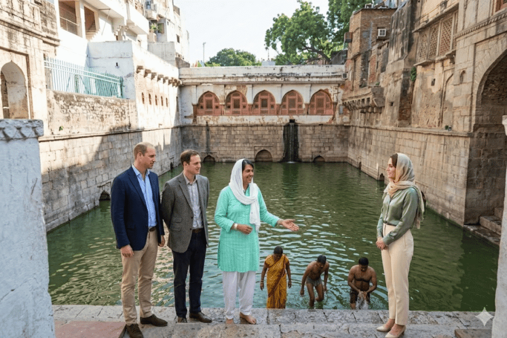 Qawwali Nights at Nizamuddin Dargah Tour with Guide- Call of the Sufi 8 Qawwali Nights at Nizamuddin Dargah Tour with Guide- Call of the Sufi