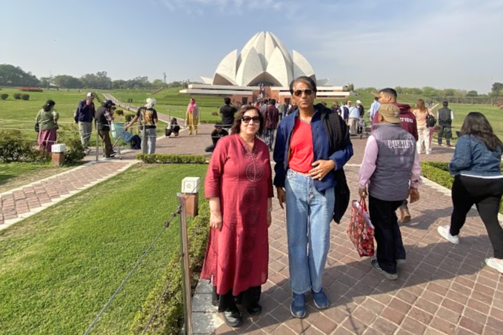 Lotus Temple Tour Guide – A Soulful Meditation Experience at the Bahai House of Worship