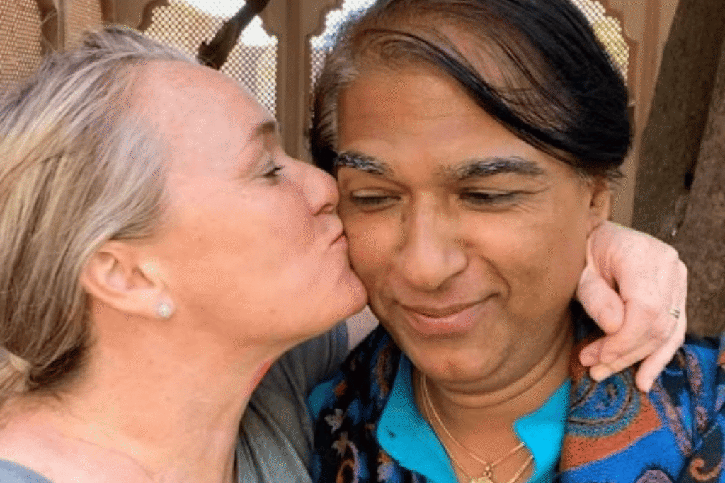 Tour Guide in Jaipur: A Romantic farewell to Tour guide in Jaipur having a warm hug by an Australia solo tourist