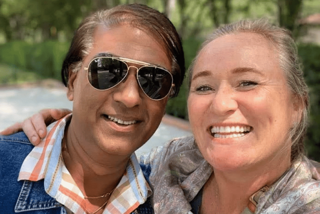 Best Tour Guide in Jaipur with International Tourist having a great time in pink city now reviewing and recommending with 5 stars on google and trip advisor 