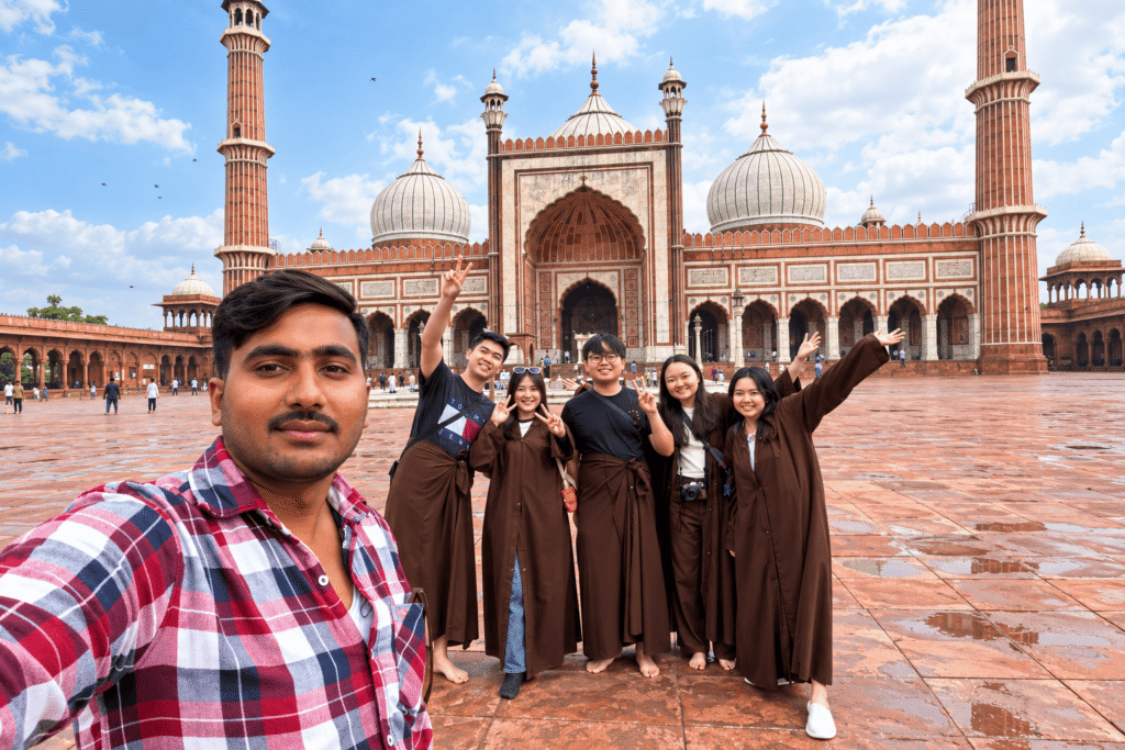 Old Delhi Tour Guide – Old Delhi Walking Tour with Local Companion Read best reviews Nikhil 